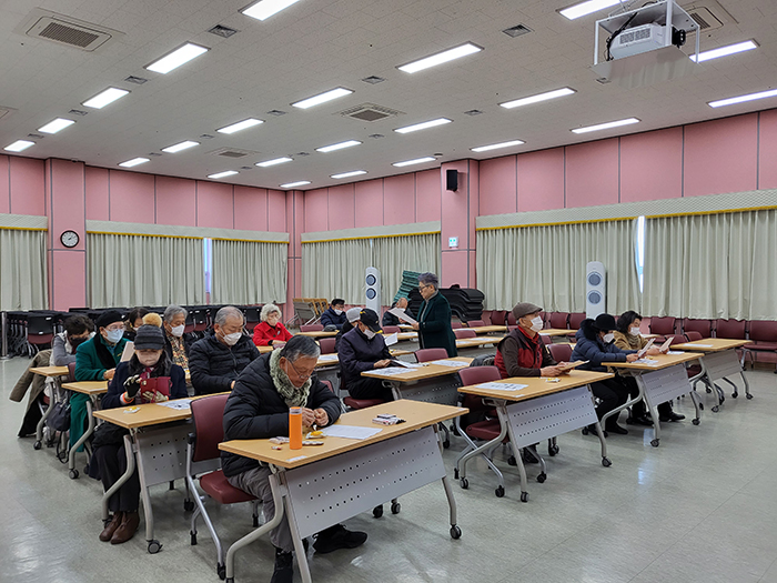 �����ױ���